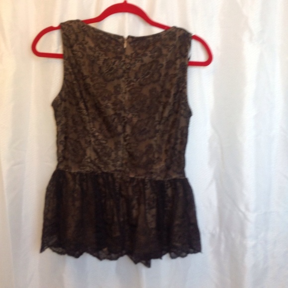 Nude illusion lace ruffle bottom top - Picture 2 of 4