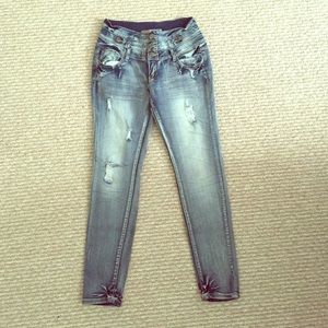 High waisted skinny jeans.