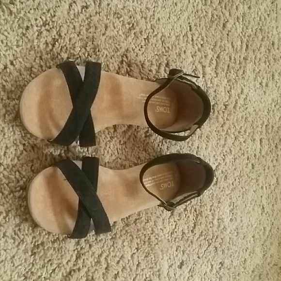 Toms sandles NEVER WORN