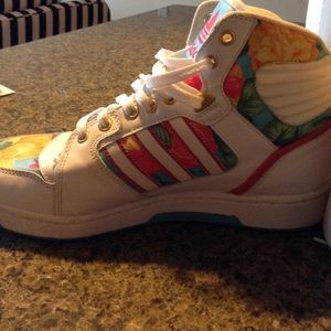 Vintage high top Adidas original