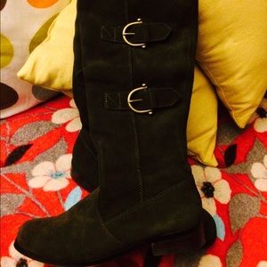 Suede boots/olive dark green color