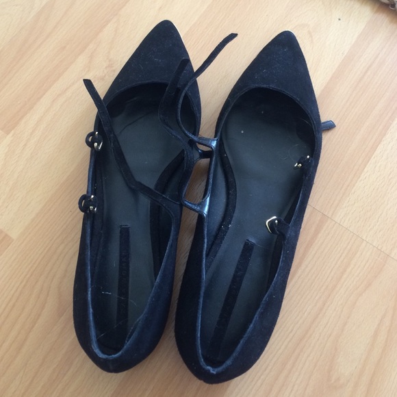 ( Reserved) Zara suede flats with metal