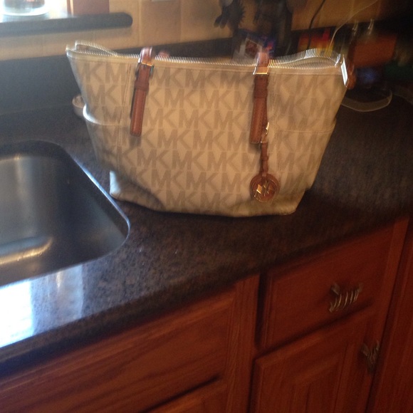 Michael kors handbag