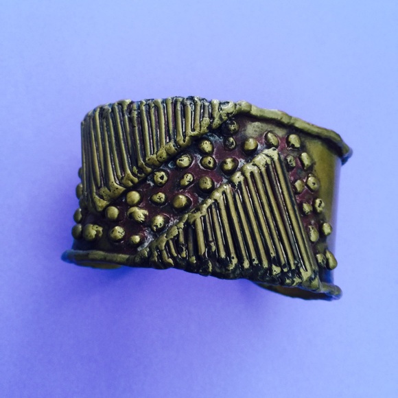 Cuff Bracelet - Picture 1 of 3