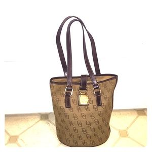 💥BUY NOW PRICE💥AUTHENTIC Dooney & Burke