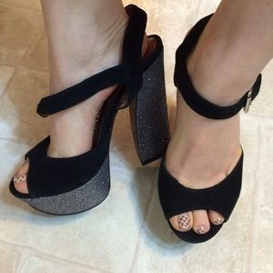 Dolce Vita Platforms size 6