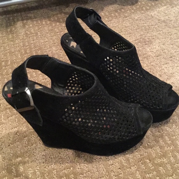 Madden Girl Black Wedges
