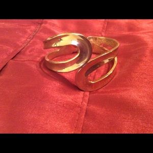 Sent as a Gift with LV bag ‼️Golden bracelet