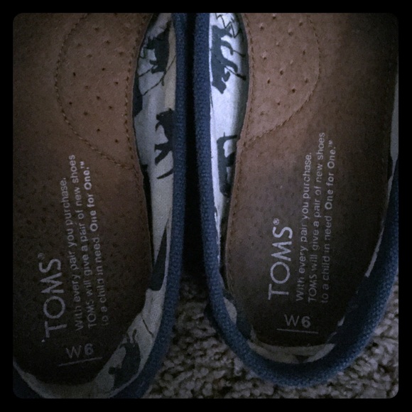 Toms