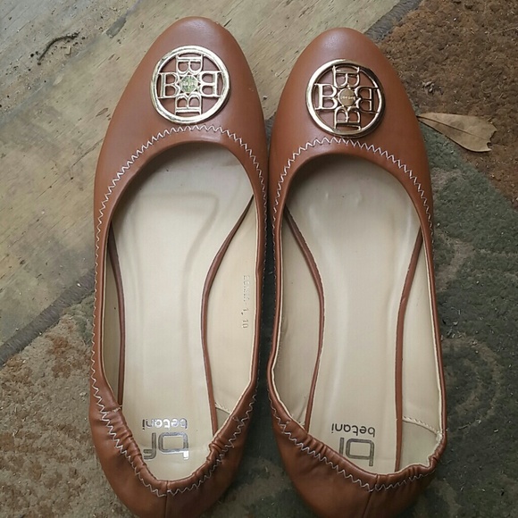 Cute brown flats
