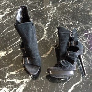 Luichiny buckled high heels