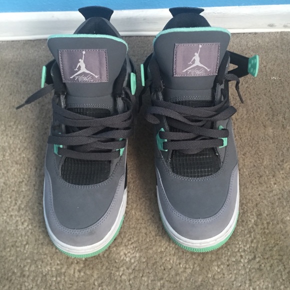 Air Jordan IV “Green Glow”