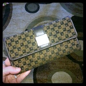 🌷🍒Beautiful Liz Claiborne Wallet🍒🌷