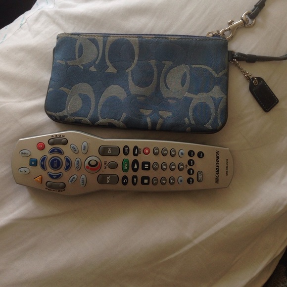 Authentic Blue coach wristlet - Picture 2 of 4