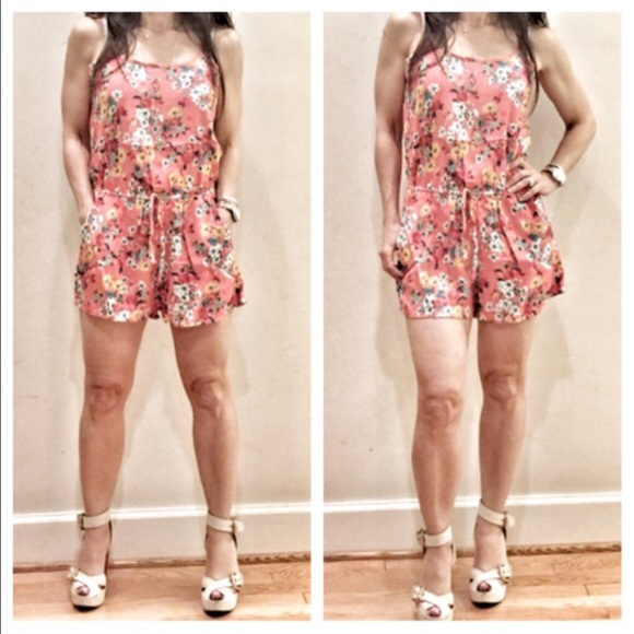 Floral romper with side pockets ONE DAY SALE - Picture 4 of 4
