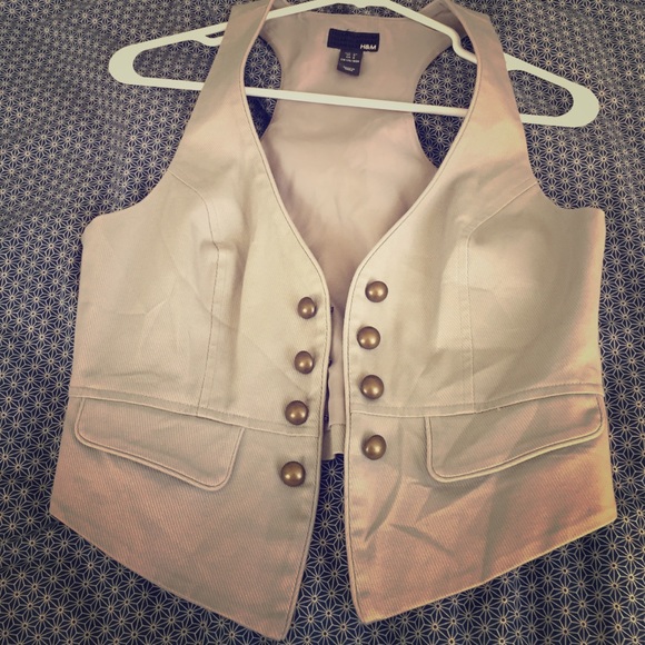 H & M sexy vest in beigh