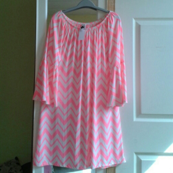*SOLD IN BUNDLE* Neon Pink Chevron Shift Dress - Picture 4 of 4