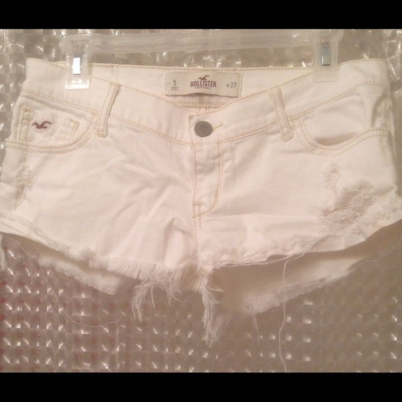 White Hollister shorts