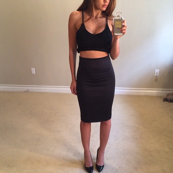 • SOLD • Black Midi Skirt S - Picture 2 of 4