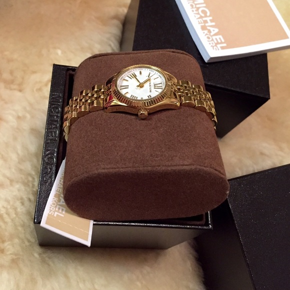 💯% authentic ladies mk watch