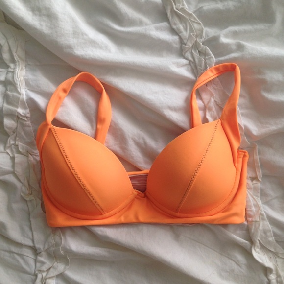 85  p.P Acacia sunset belize top m