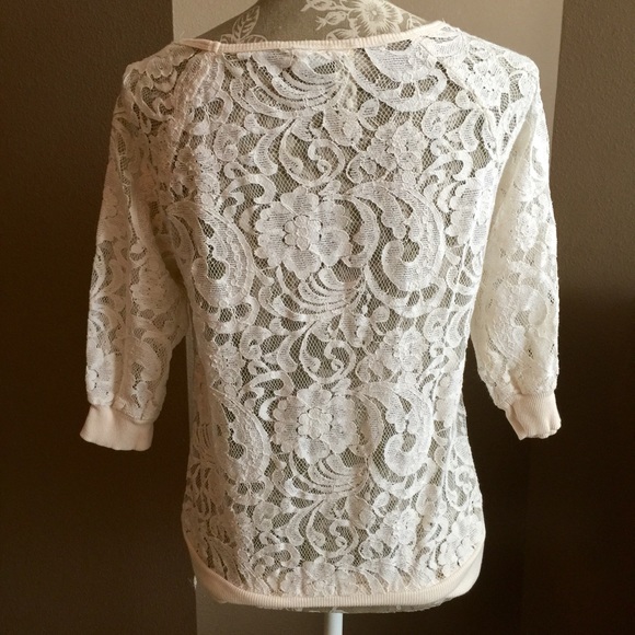 🎀creme 3/4 sleeve lace top🎀 - Picture 3 of 3