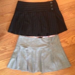 Gray skirt. Black sold