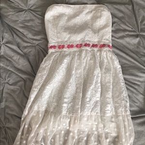 White lace hollister dress