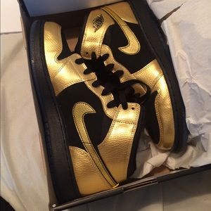 Nike air Jordan 1 gold/black