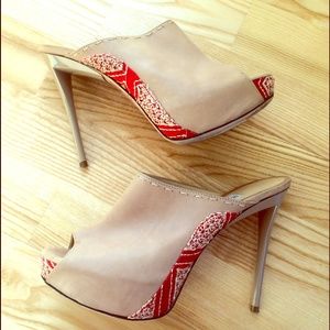 Gorgeous tan platform sandals  sz 7