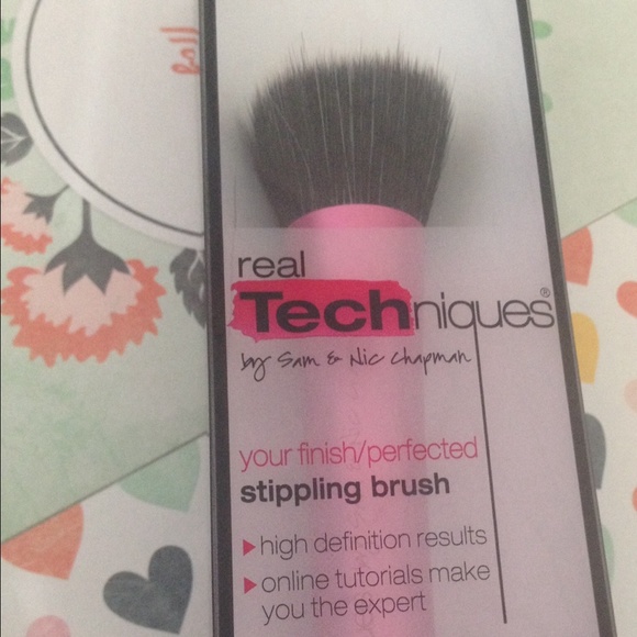 Real techniques stippling brush