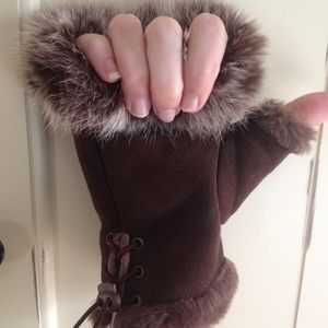 Fur trim gloves
