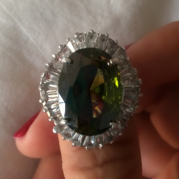 Jewelry - NEW Statement Ring Olive/Baguettes