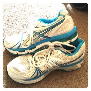 GREAT SNEAKERS NEVER BEEN WORN !