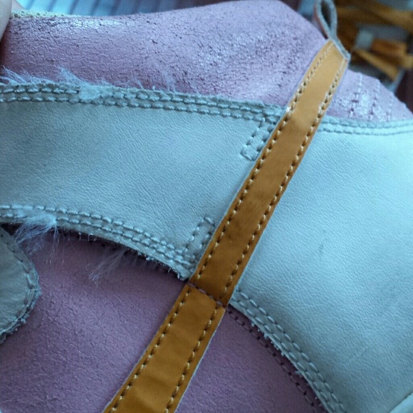 Pink and orange Nike shoes - Picture 3 of 3