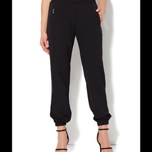 Never worn loose fit Michael kors pants!