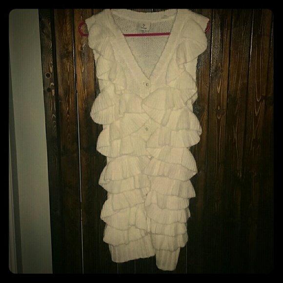 Cream ruffled vest