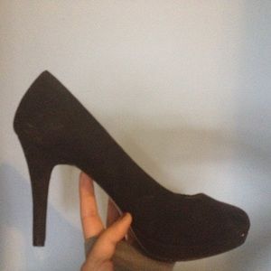 Black h&m heels 3-4 inches tall