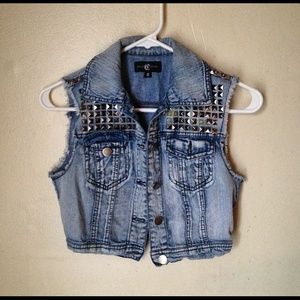 Jean jacket with studs