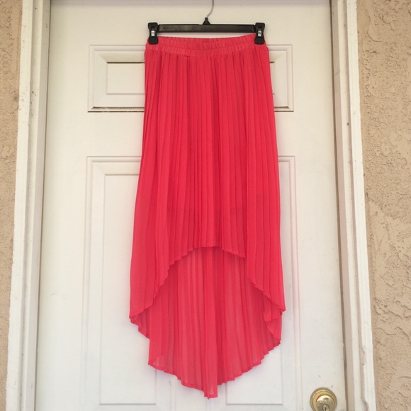 High Low Pleated Skirt.