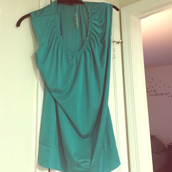 Gorgeous teal brand new top from the Limited