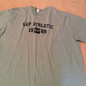 Gap Tshirt