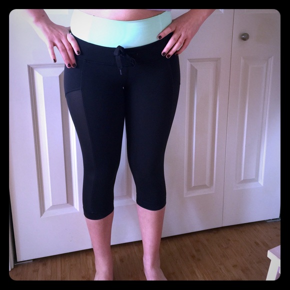 Lululemon Bhakti crop yoga pants