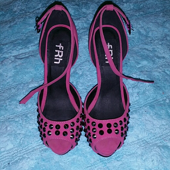 Spike heels shoes - Picture 2 of 4