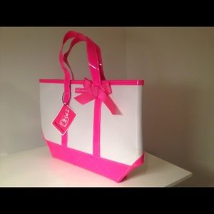 Came w/ perfume purchase, not my style.