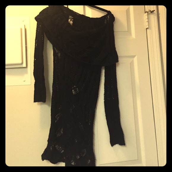 NWOT Black Guess crochet sweater tunic