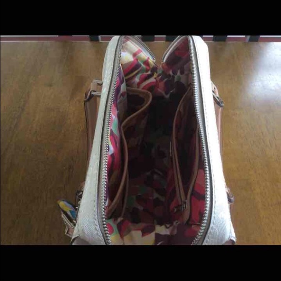 Authentic Guess - Picture 3 of 4