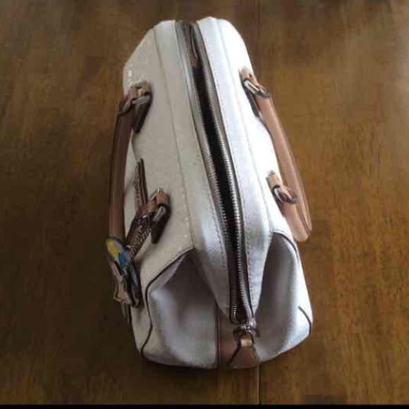 Authentic Guess - Picture 4 of 4