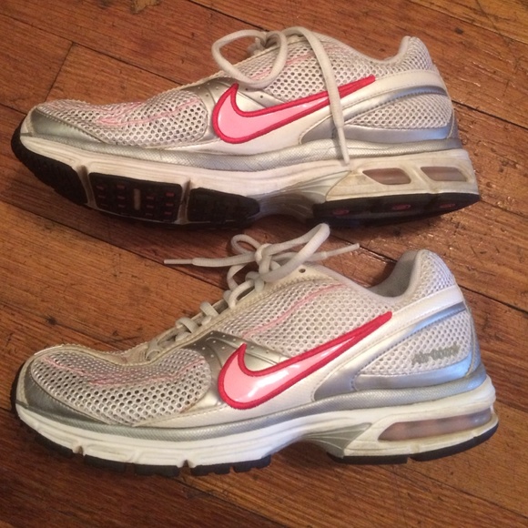 White and pink stripe nike air 7.5 $25
