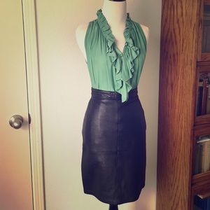 Sexy black leather pencil skirt!